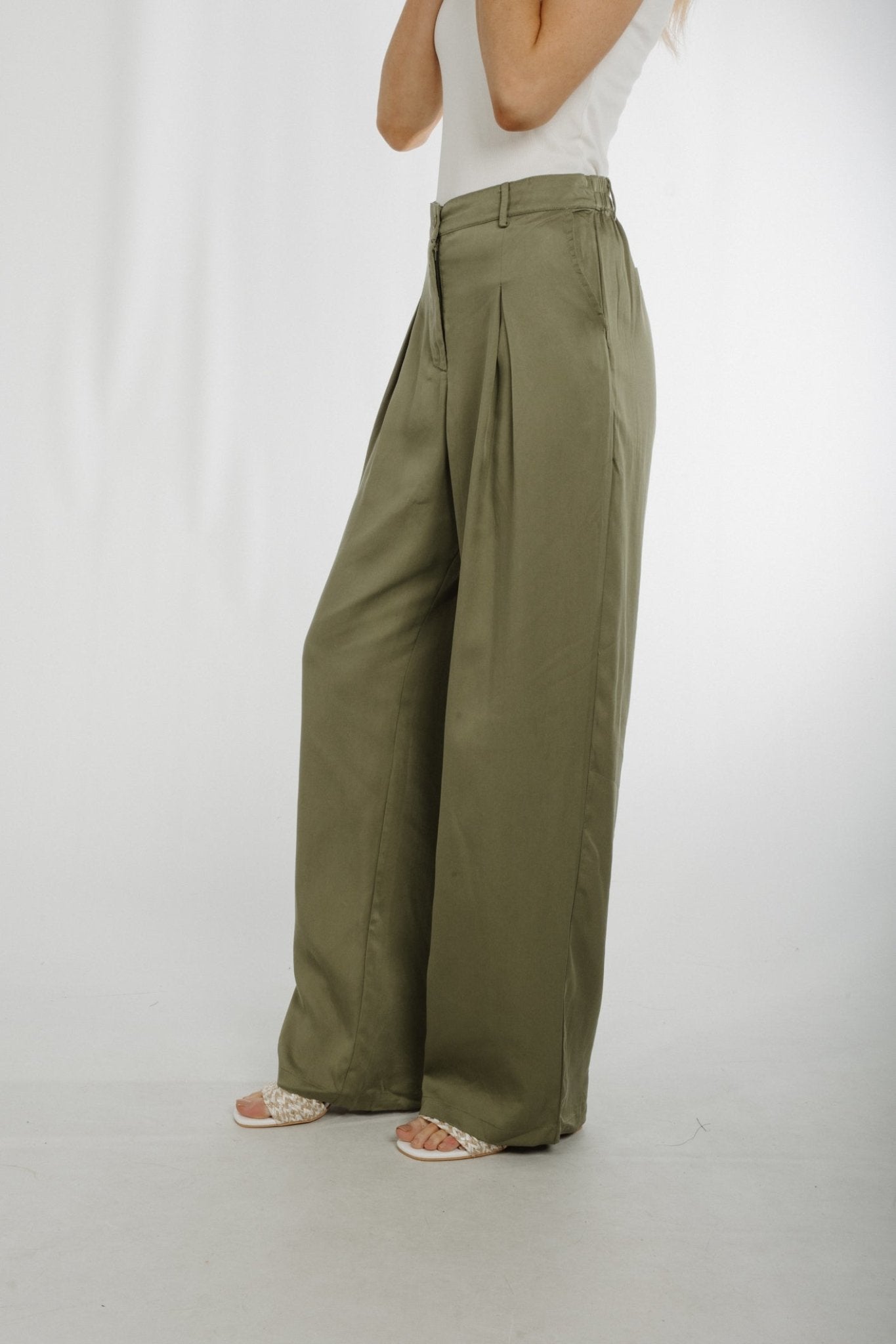 Jane Straight Leg Trouser In Khaki - The Walk in Wardrobe