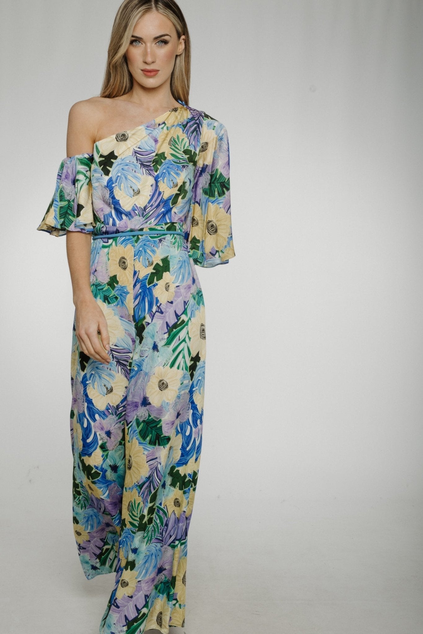 The Kayla Collection – The Walk in Wardrobe