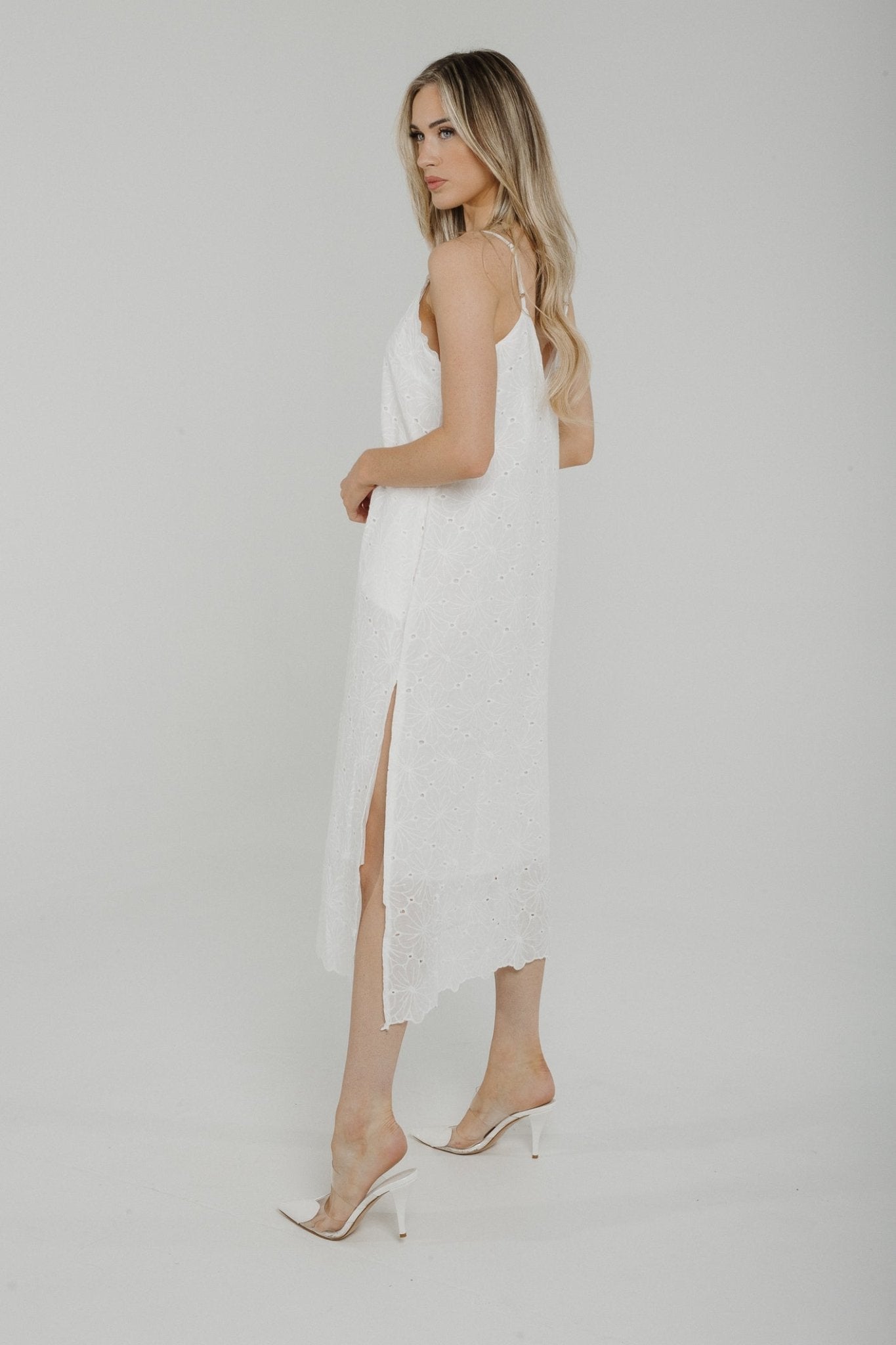 Kendra Broderie Anglaise Dress In White - The Walk in Wardrobe