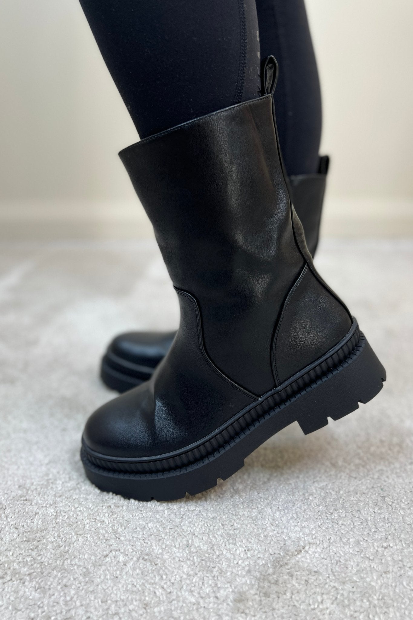 Lauren Chunky Boot In Black - The Walk in Wardrobe