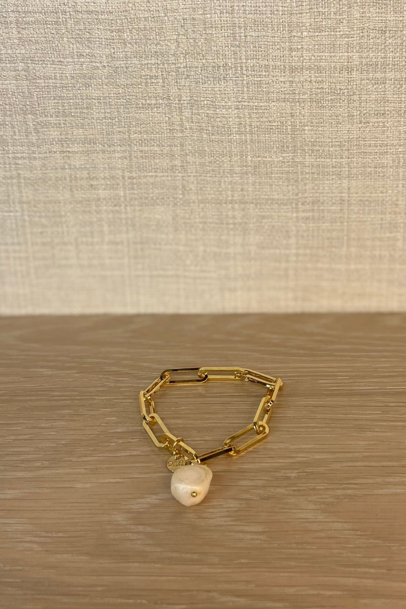 Olive Paperlink Bracelet In Gold - The Walk in Wardrobe
