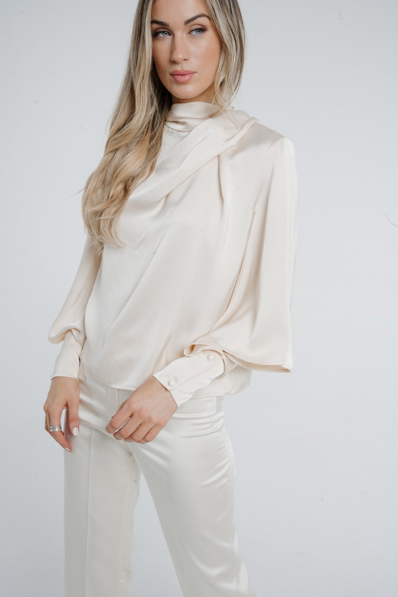 Pia Split Sleeve Blouse In Cream - The Walk in Wardrobe