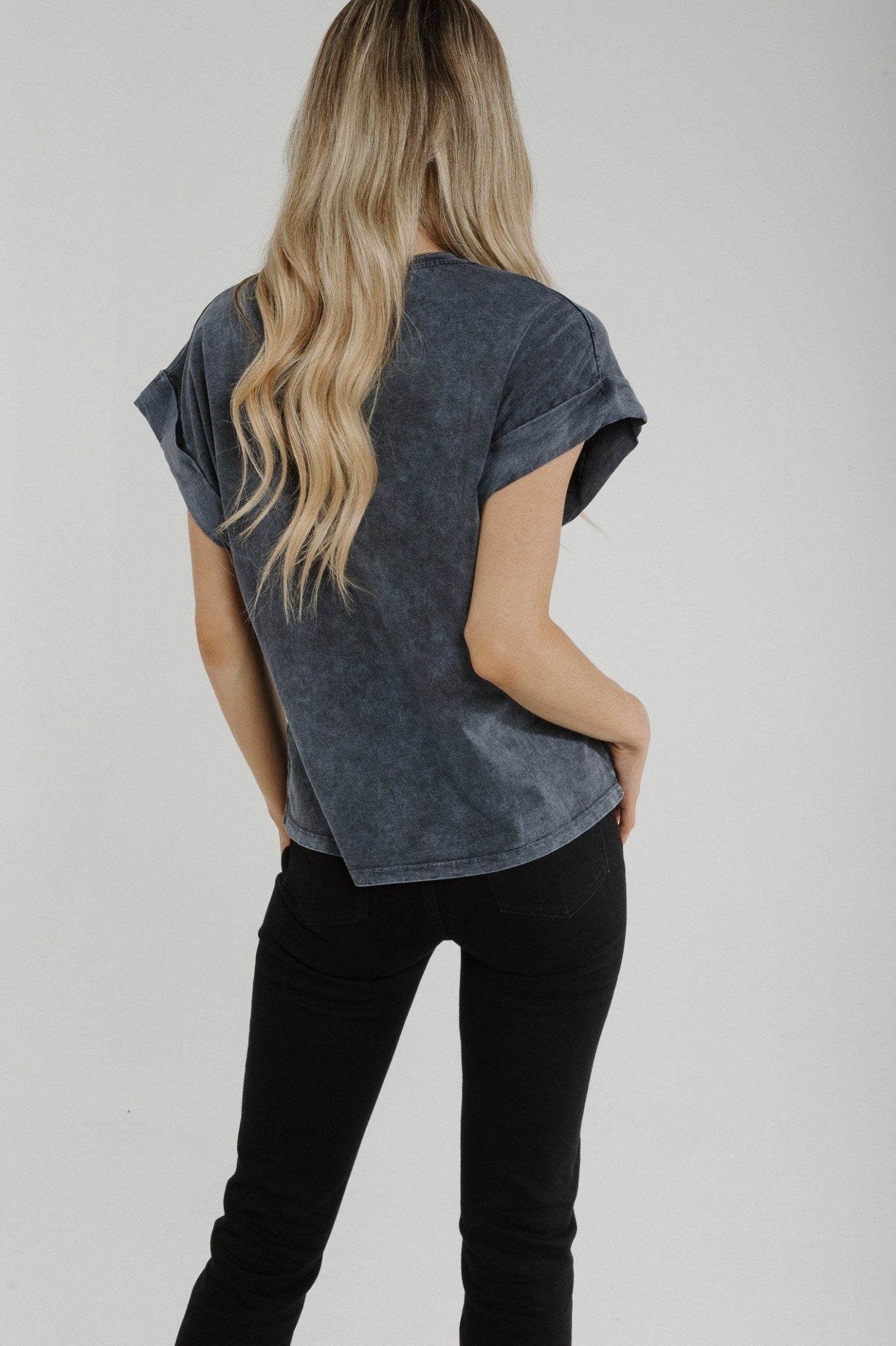 Polly Graphic T-shirt In Grey Wash - The Walk in Wardrobe