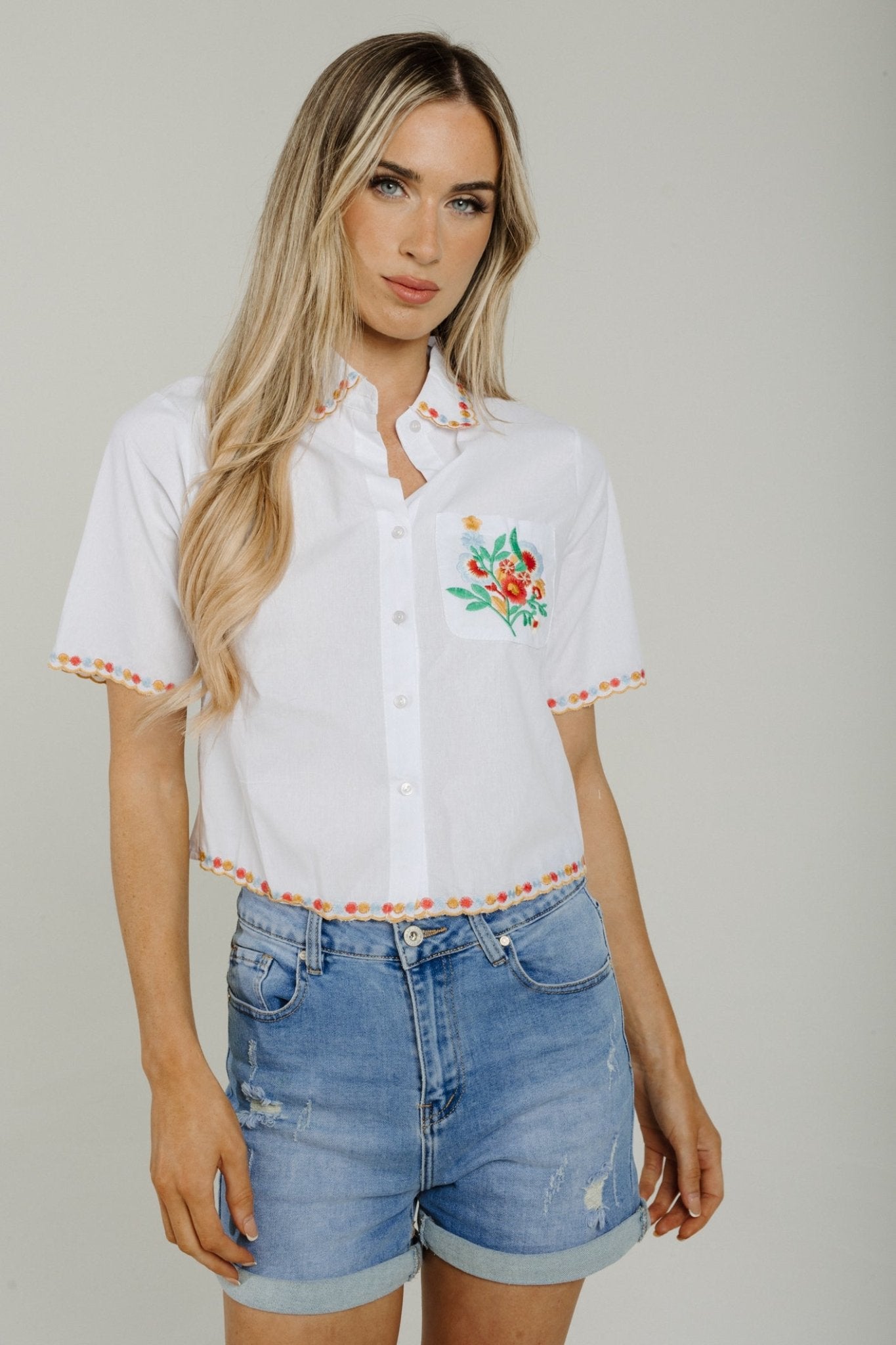 Sally Cropped Hem Floral Shirt In White - The Walk in Wardrobe