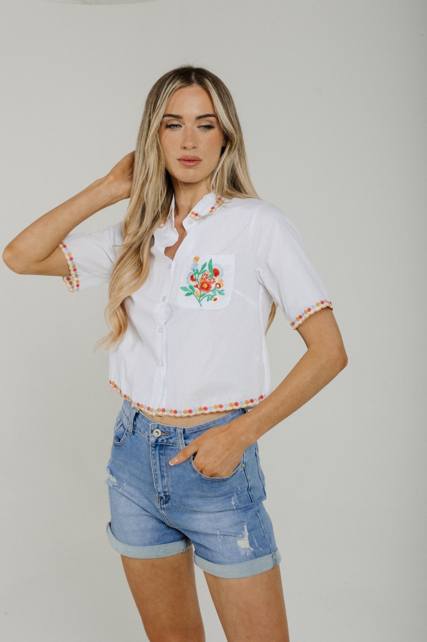 Sally Cropped Hem Floral Shirt In White - The Walk in Wardrobe
